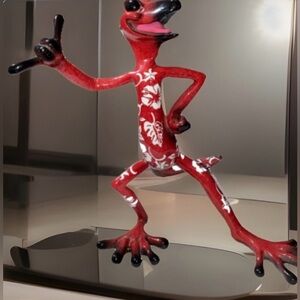 Kitty's Critters Aloha Lizard Hang Loose Ceramic 2004 Figurine 9 in. Tall